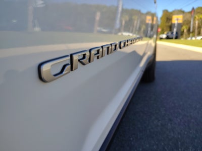 2025 Jeep Grand Cherokee L GRAND CHEROKEE L LAREDO X 4X4