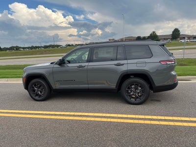2027 Jeep Grand Cherokee L GRAND CHEROKEE L LAREDO ALTITUDE 4X4