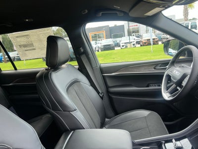 2027 Jeep Grand Cherokee L GRAND CHEROKEE L LAREDO ALTITUDE 4X4