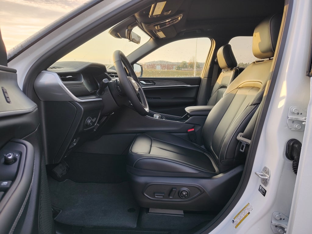 2025 Jeep Grand Cherokee L GRAND CHEROKEE L LIMITED 4X4