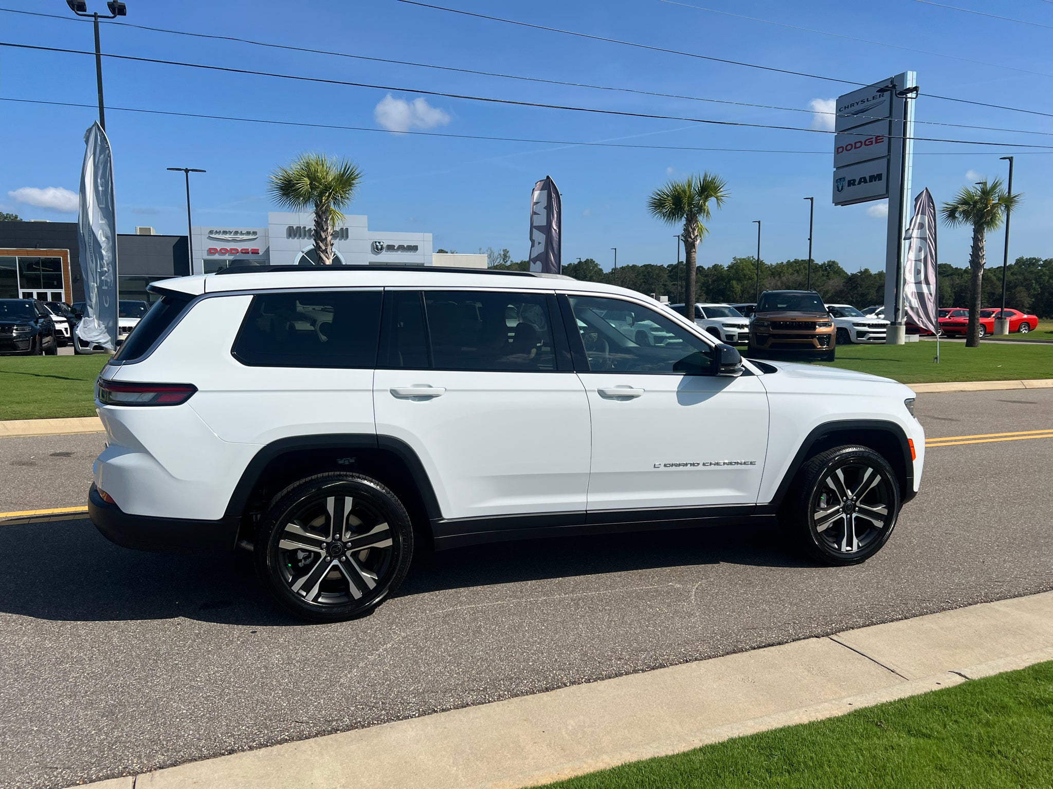 2027 Jeep Grand Cherokee L GRAND CHEROKEE L LIMITED 4X4