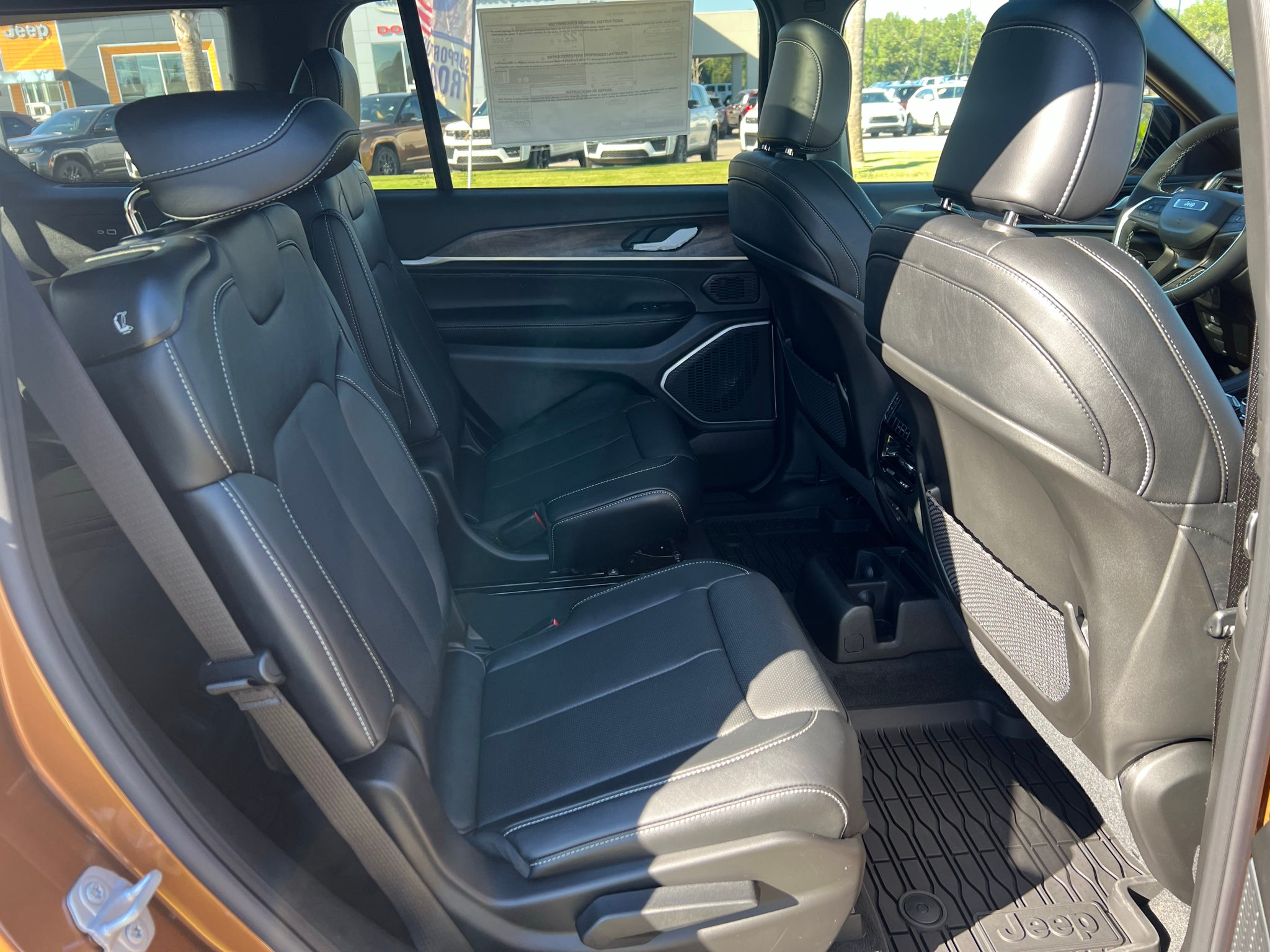 2027 Jeep Grand Cherokee L GRAND CHEROKEE L LIMITED RESERVE 4X4