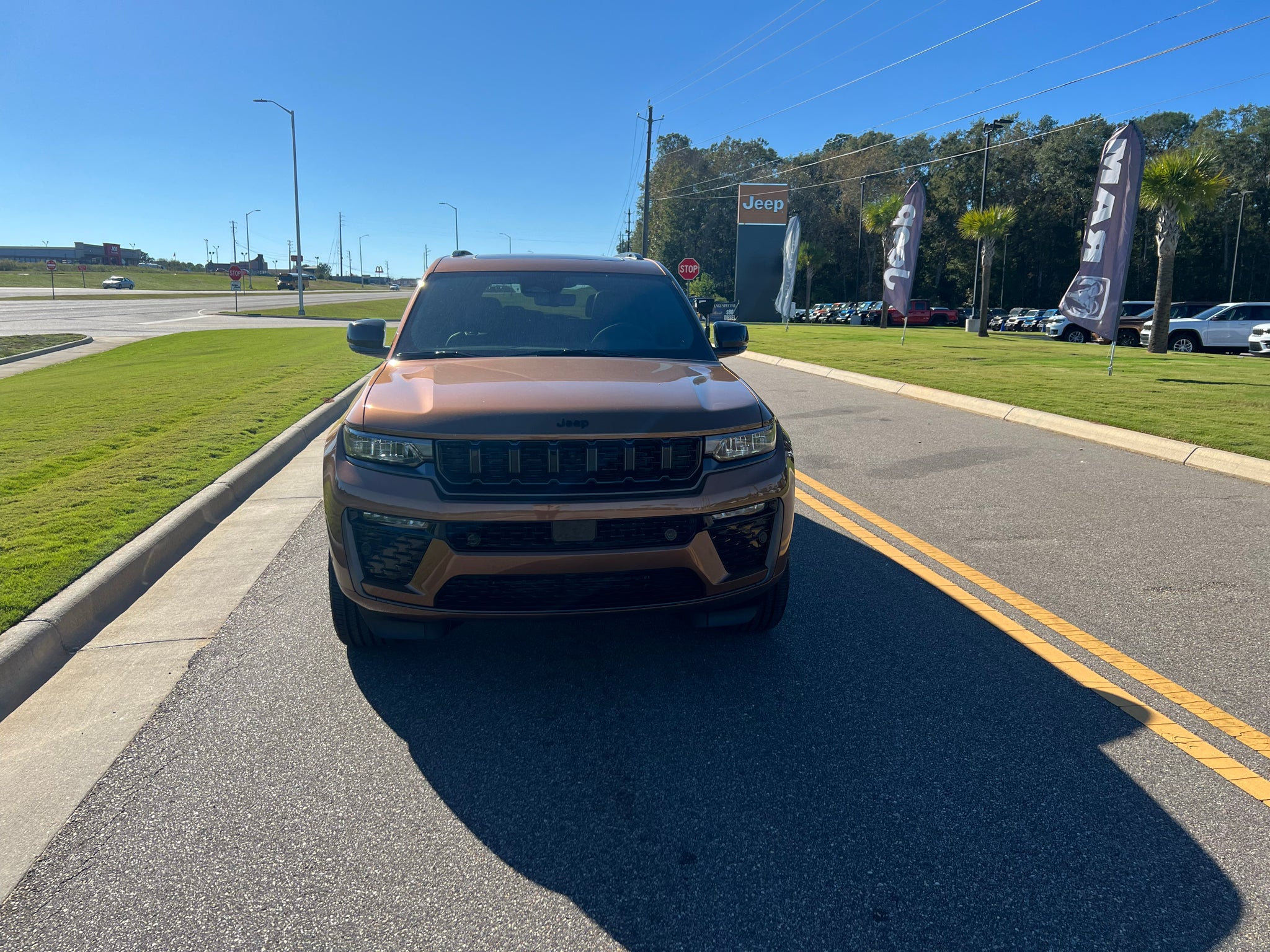 2027 Jeep Grand Cherokee L GRAND CHEROKEE L LIMITED RESERVE 4X4
