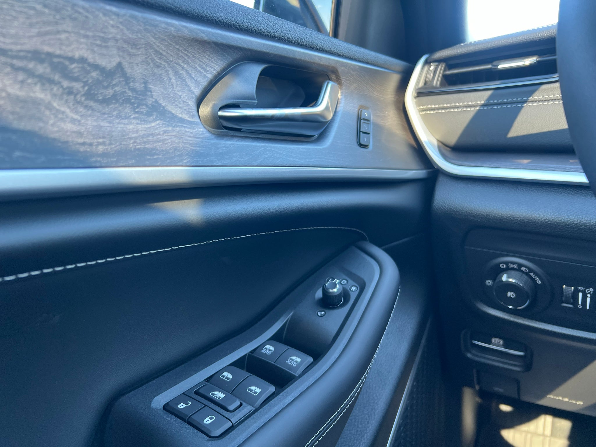 2027 Jeep Grand Cherokee L GRAND CHEROKEE L LIMITED RESERVE 4X4
