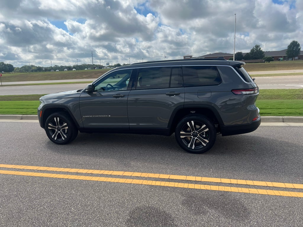 2027 Jeep Grand Cherokee L Limited