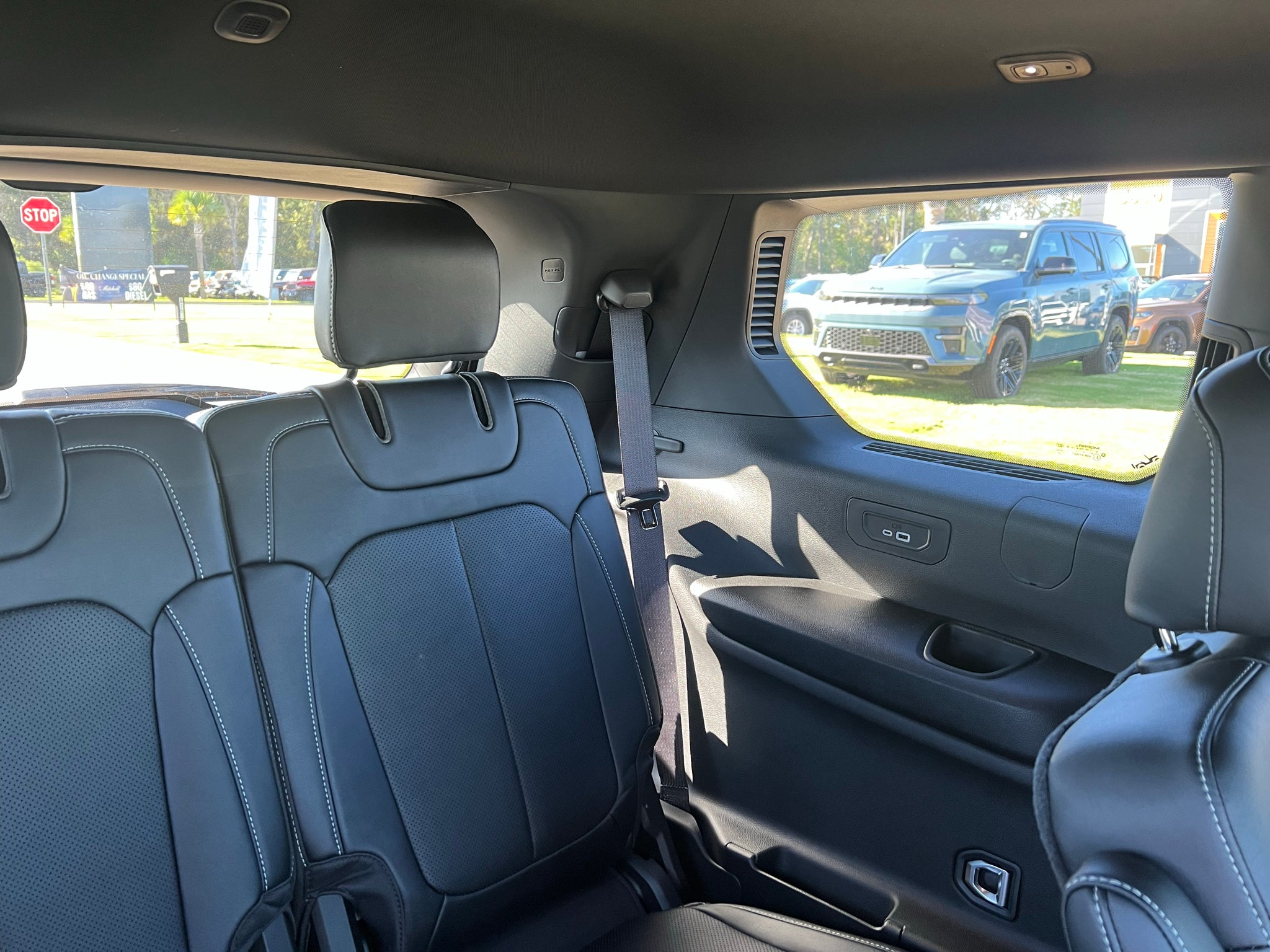 2027 Jeep Grand Cherokee L GRAND CHEROKEE L LIMITED RESERVE 4X4