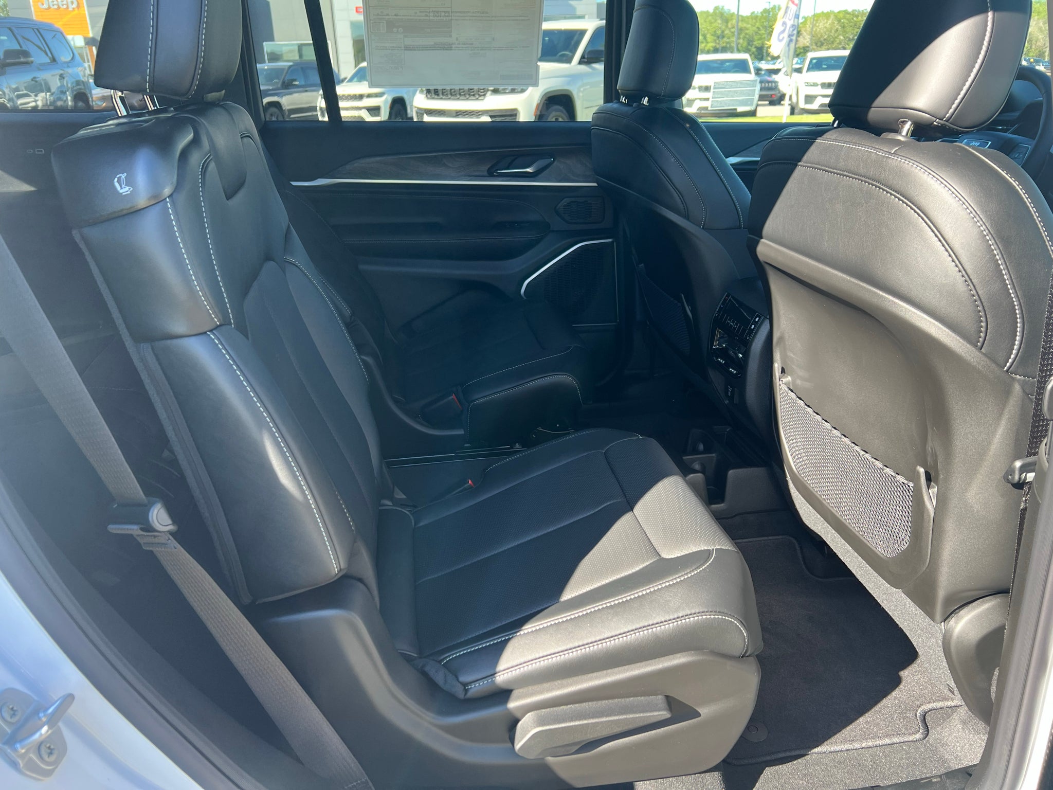 2027 Jeep Grand Cherokee L GRAND CHEROKEE L LIMITED RESERVE 4X4