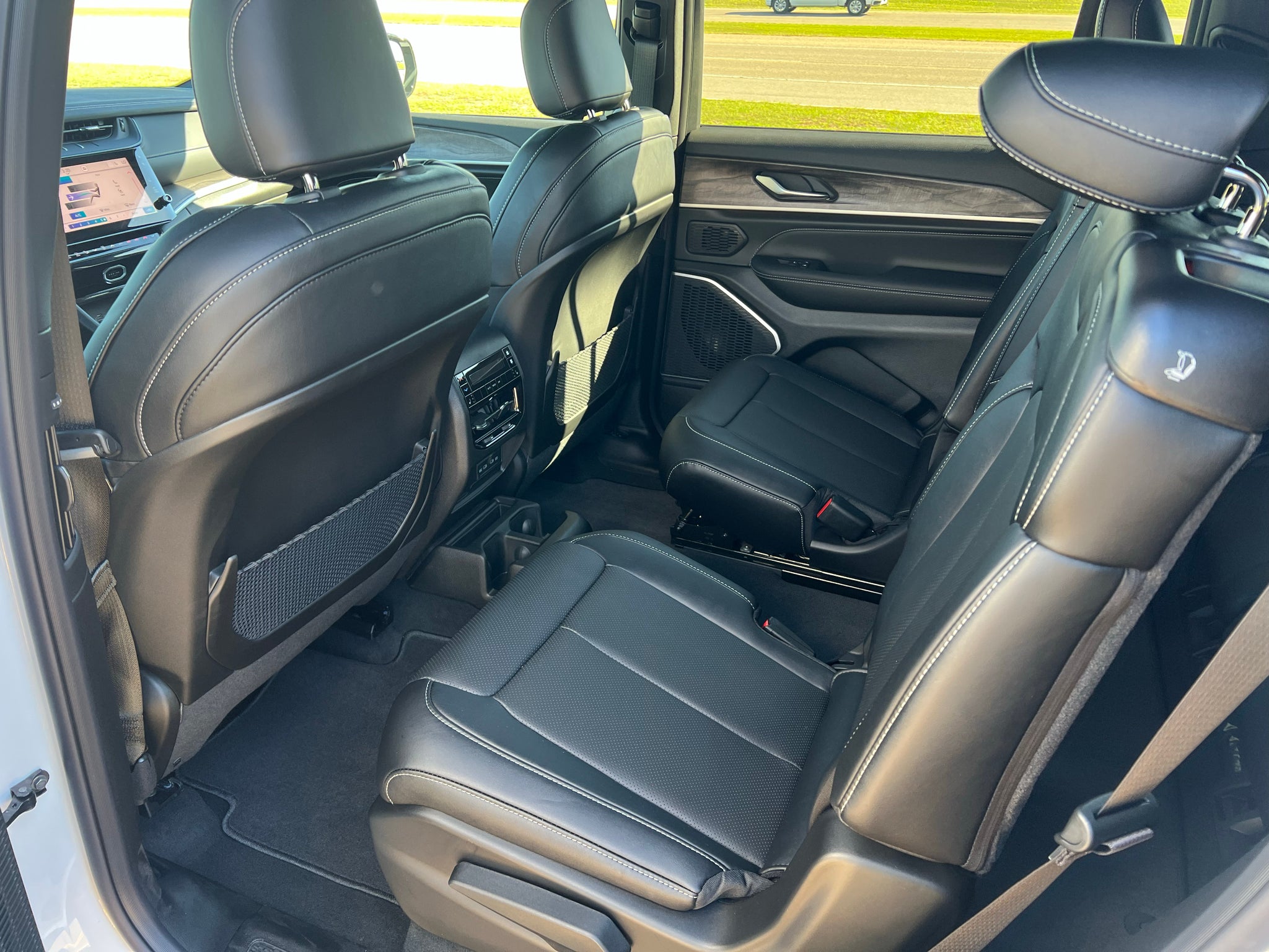 2027 Jeep Grand Cherokee L GRAND CHEROKEE L LIMITED RESERVE 4X4