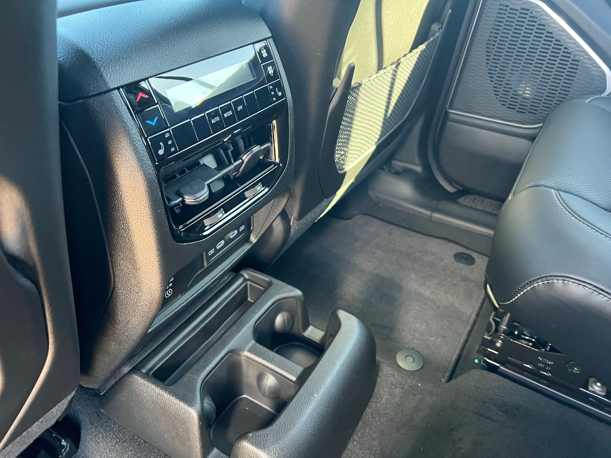 2027 Jeep Grand Cherokee L GRAND CHEROKEE L LIMITED RESERVE 4X4