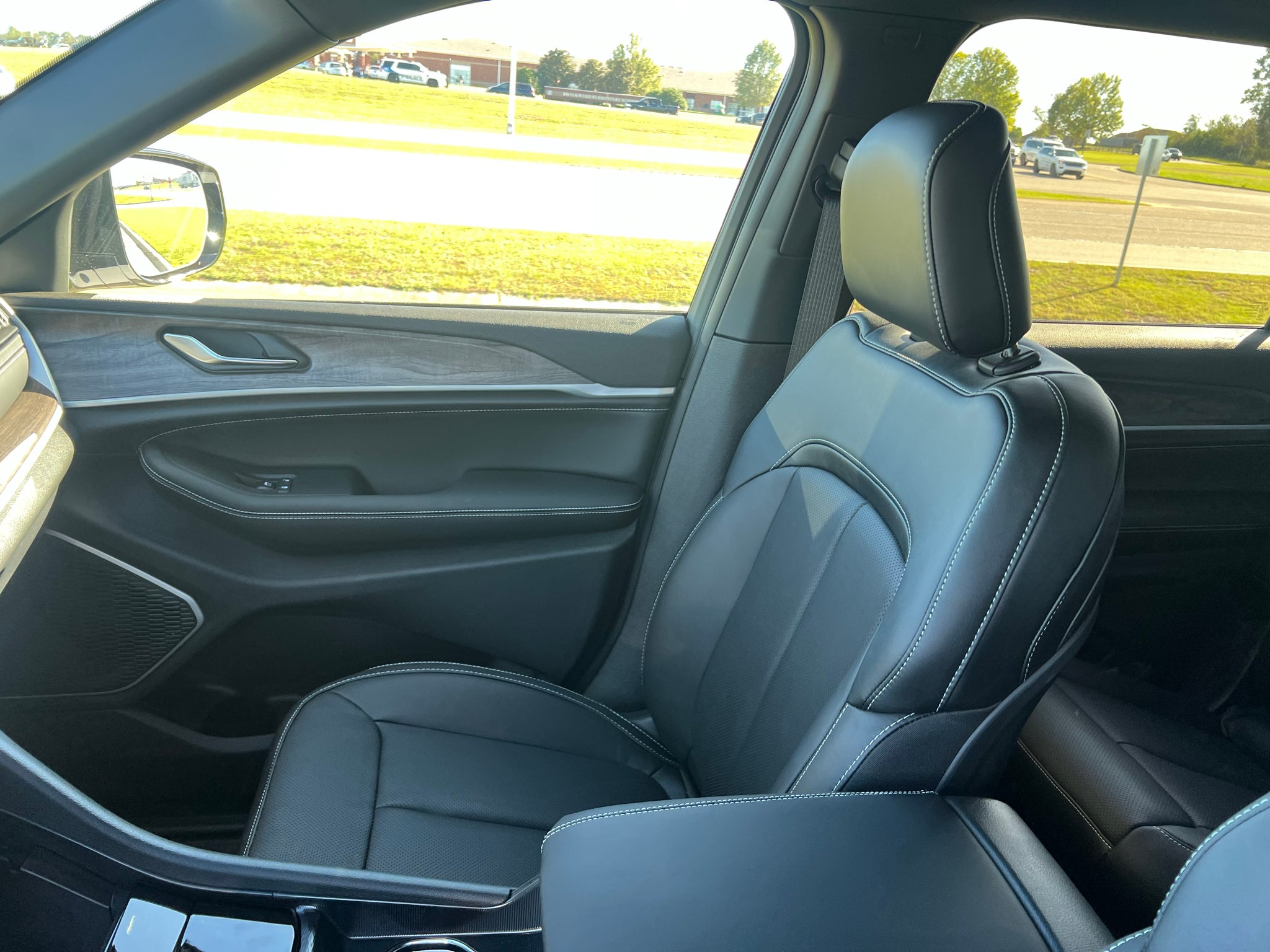 2027 Jeep Grand Cherokee L GRAND CHEROKEE L LIMITED RESERVE 4X4