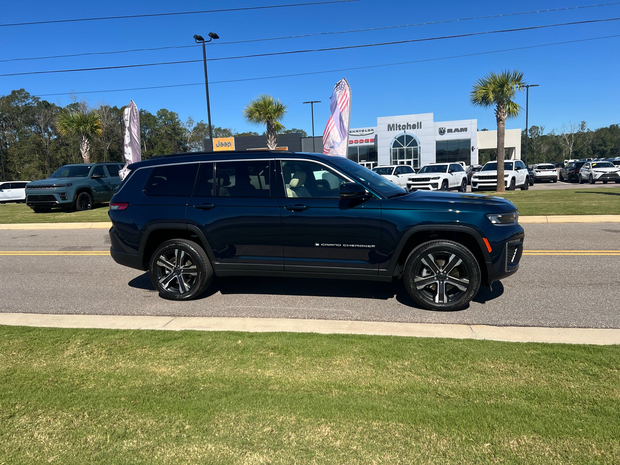 2027 Jeep Grand Cherokee L GRAND CHEROKEE L LIMITED 4X4
