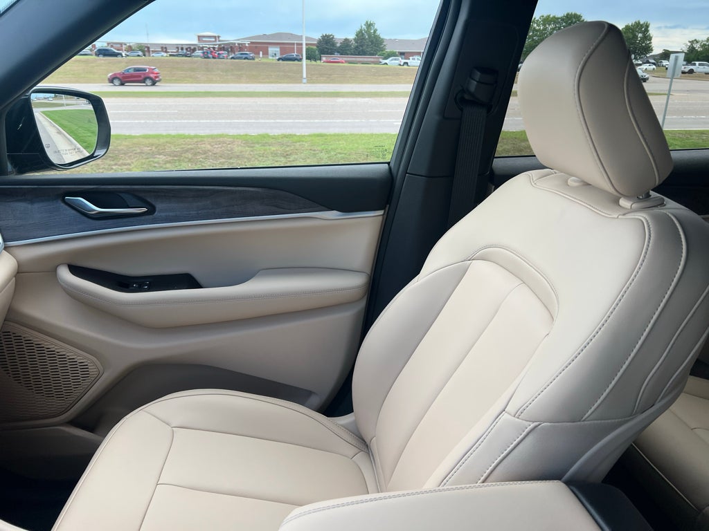 2027 Jeep Grand Cherokee L Limited