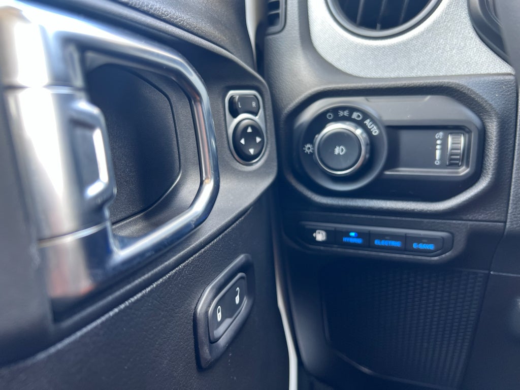 2025 Jeep Wrangler 4xe Willys