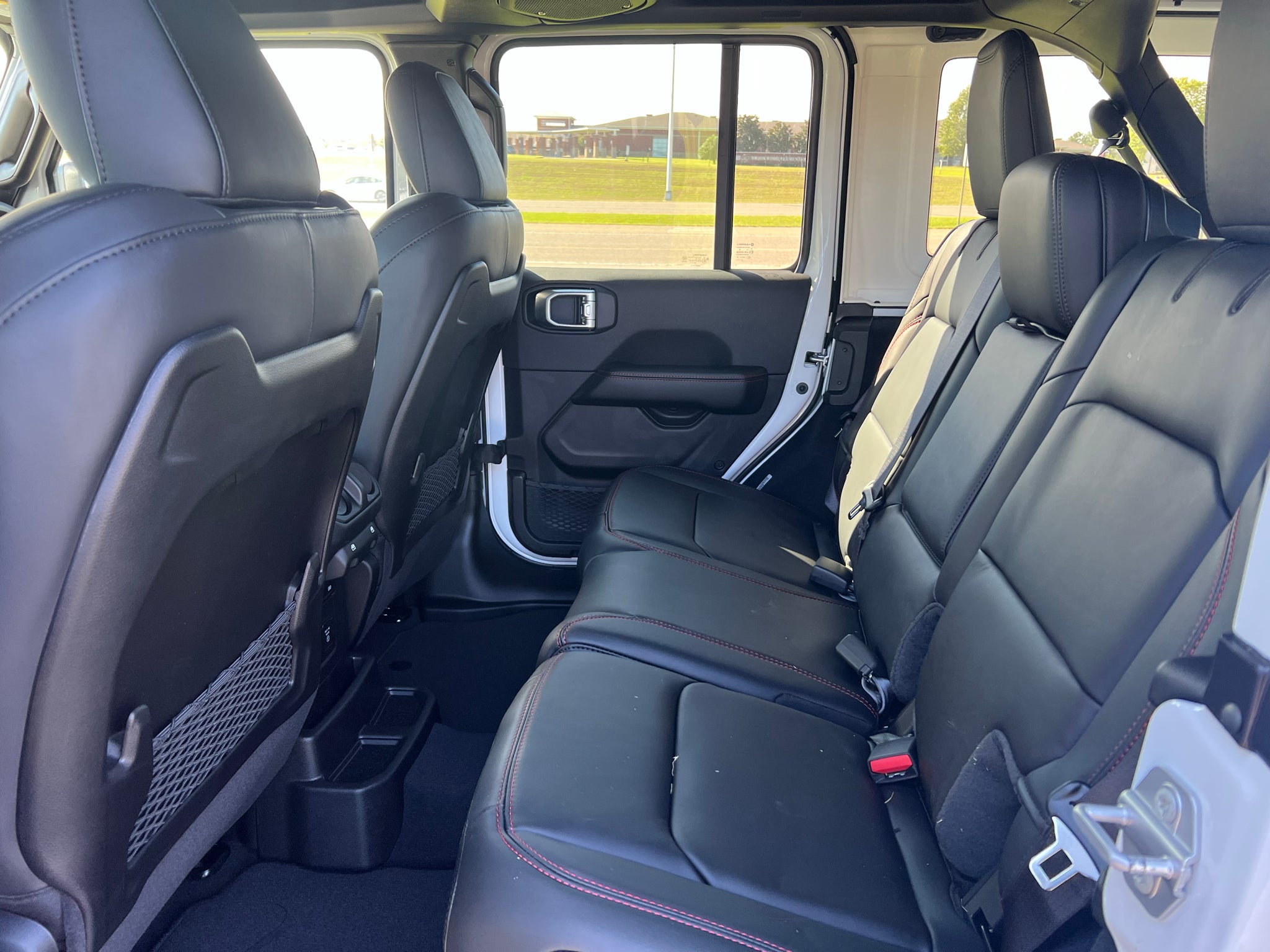 2027 Jeep Wrangler WRANGLER 4-DOOR MOAB