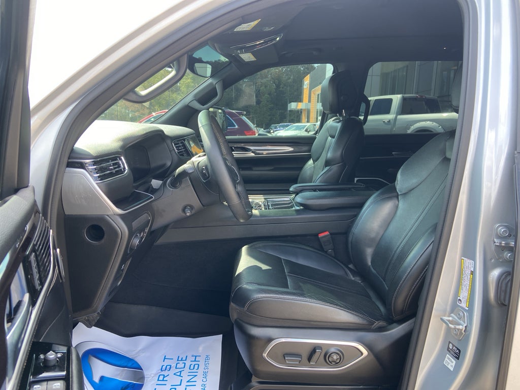 2024 Jeep Wagoneer L Base