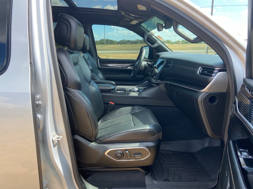 2024 Jeep Wagoneer L Base