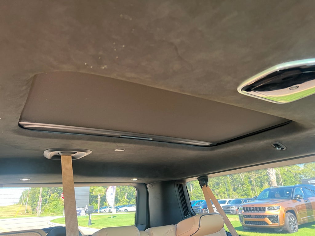 2023 Jeep Grand Wagoneer L Series III 4x4