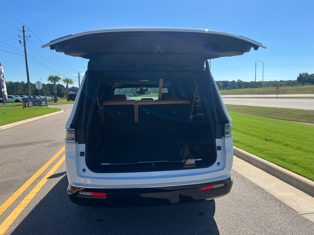 2023 Jeep Grand Wagoneer L Series III 4x4