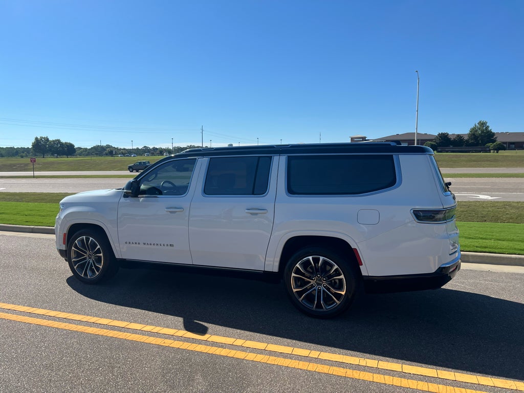 2023 Jeep Grand Wagoneer L Series III 4x4