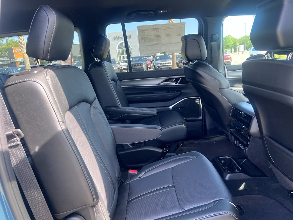 2026 Jeep Grand Wagoneer GRAND WAGONEER LIMITED ALTITUDE 4X4
