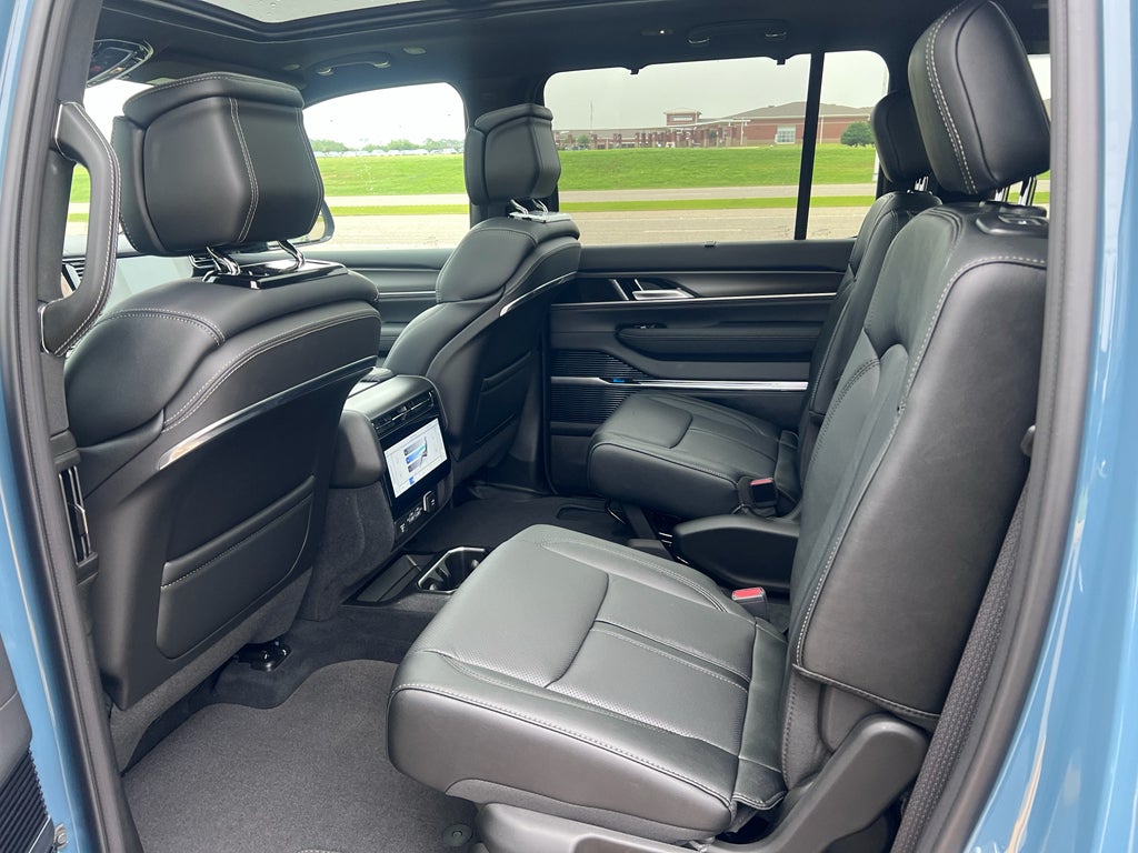 2026 Jeep Grand Wagoneer GRAND WAGONEER SUMMIT OBSIDIAN 4X4