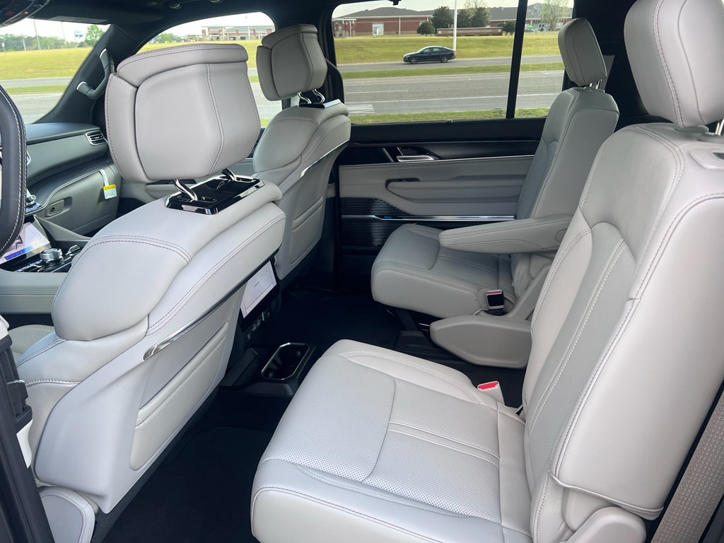 2026 Jeep Grand Wagoneer GRAND WAGONEER SUMMIT OBSIDIAN 4X4