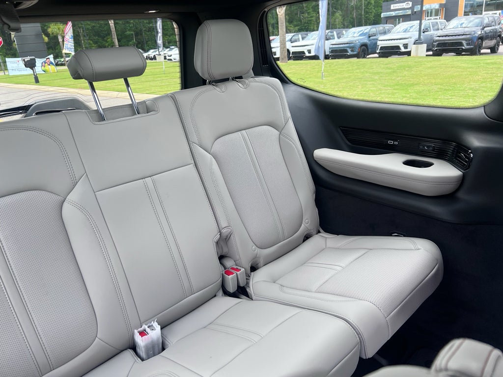 2026 Jeep Grand Wagoneer Summit Obsidian