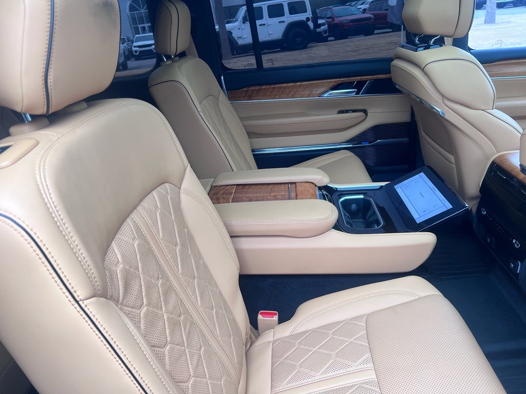 2023 Jeep Grand Wagoneer Series III