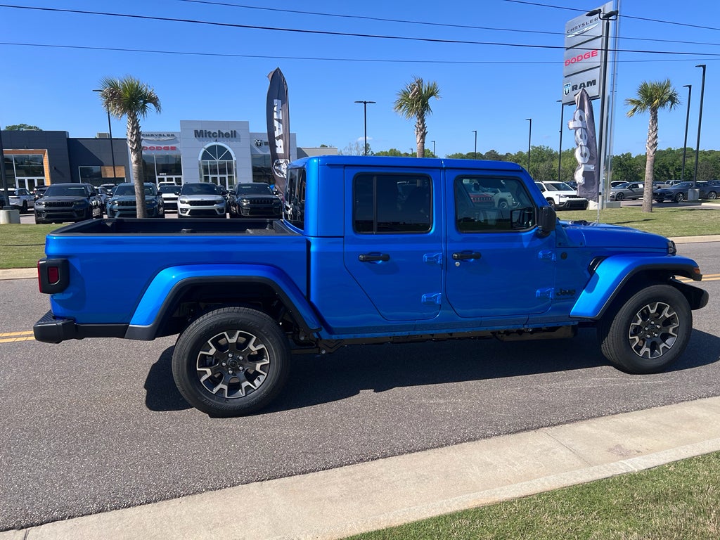 2026 Jeep Gladiator GLADIATOR SAHARA 4X4