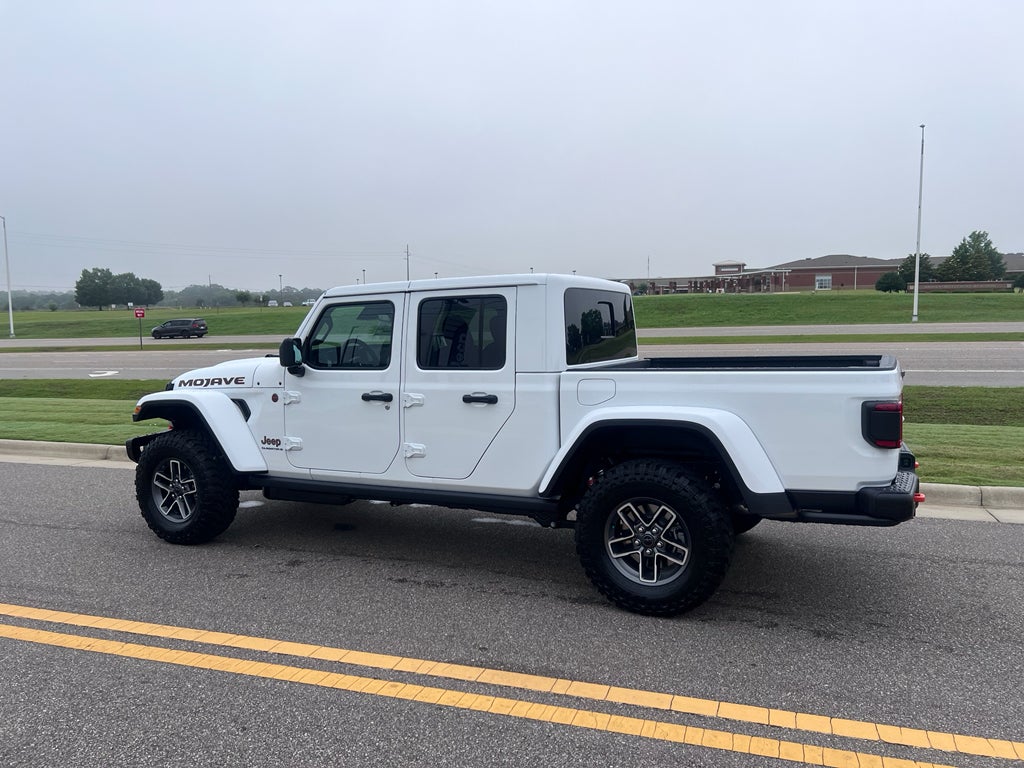 2026 Jeep Gladiator GLADIATOR MOJAVE X 4X4