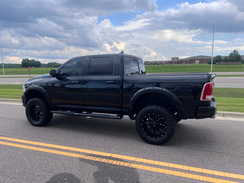 2017 RAM 1500 Sport Crew Cab 4x4 5'7' Box