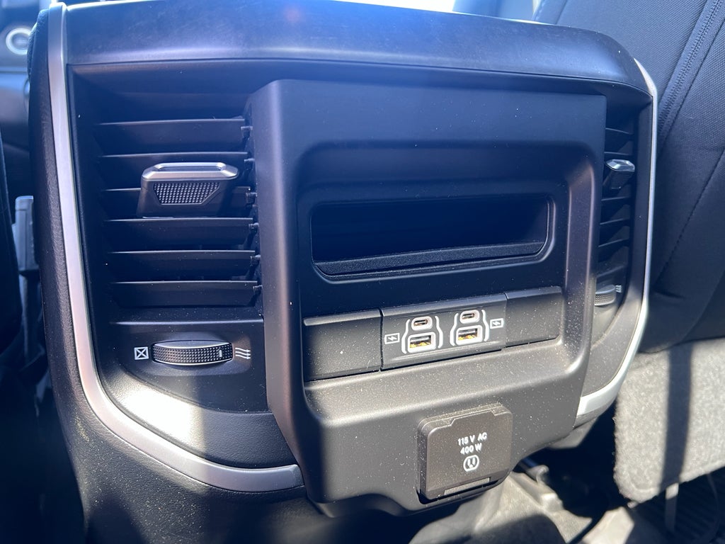 2022 RAM 1500 Big Horn Quad Cab 4x2 6'4' Box