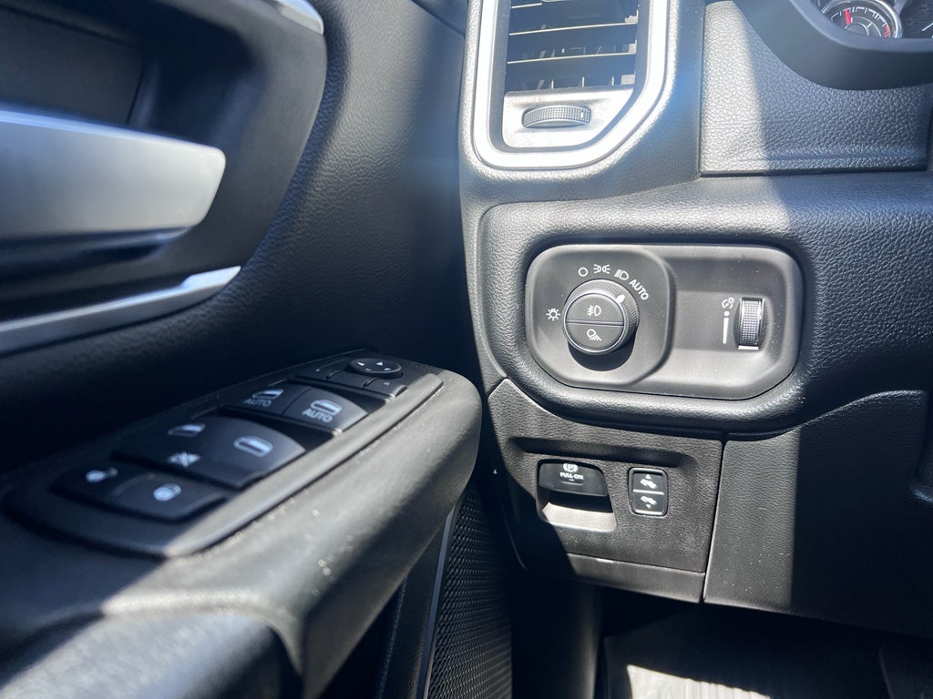 2022 RAM 1500 Big Horn Quad Cab 4x2 6'4' Box