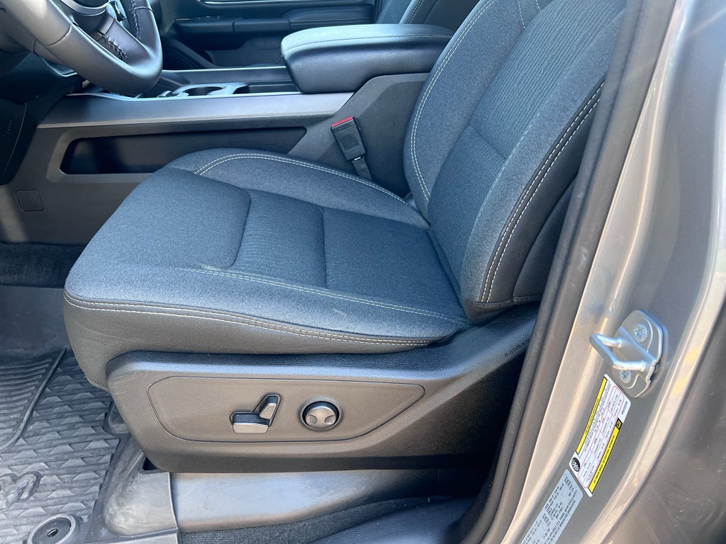 2022 RAM 1500 Big Horn Quad Cab 4x2 6'4' Box