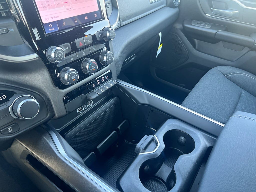 2026 RAM 1500 RAM 1500 BIG HORN CREW CAB 4X2 5'7' BOX