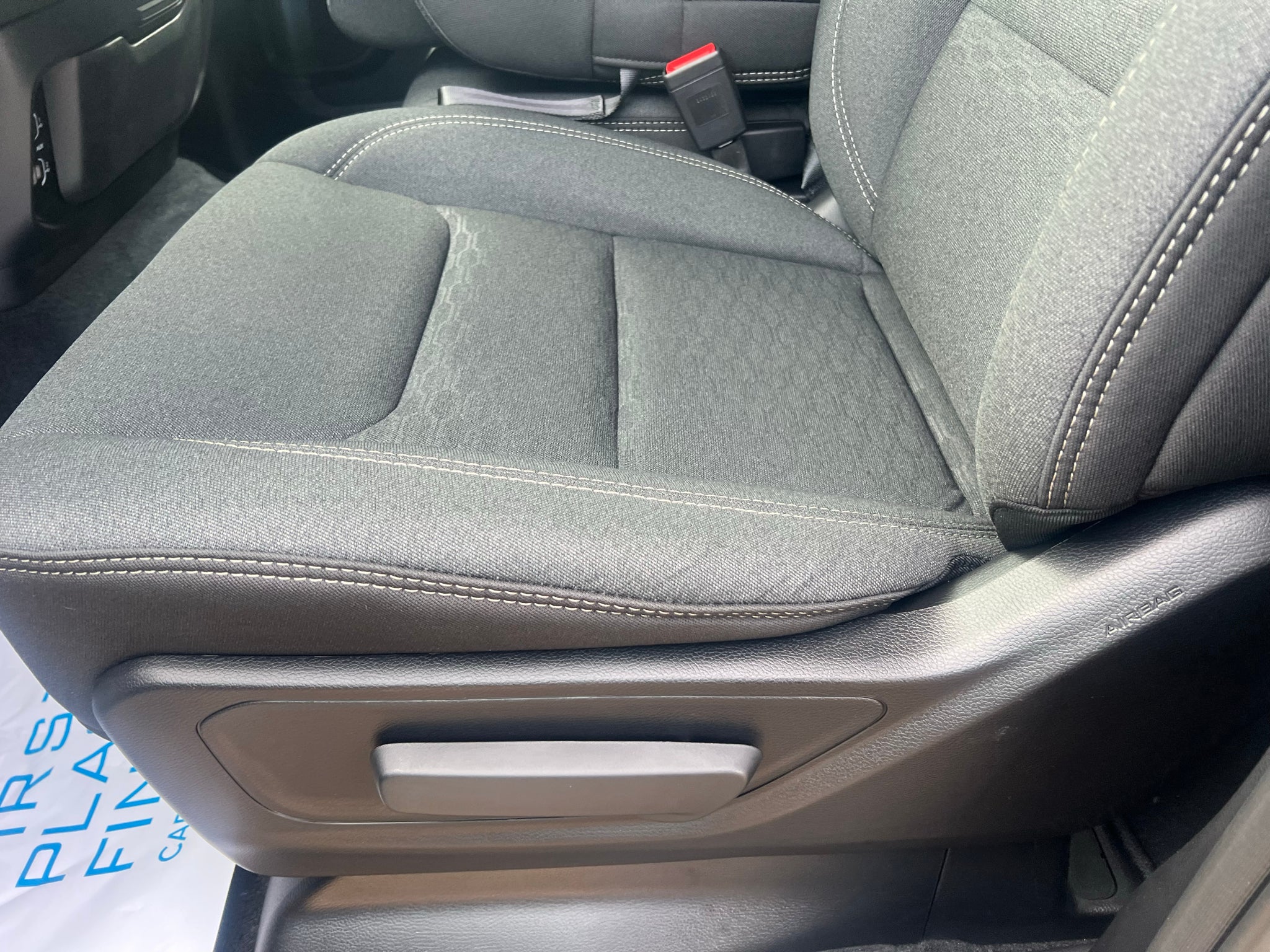 2027 RAM 1500 RAM 1500 EXPRESS CREW CAB 4X2 5'7' BOX