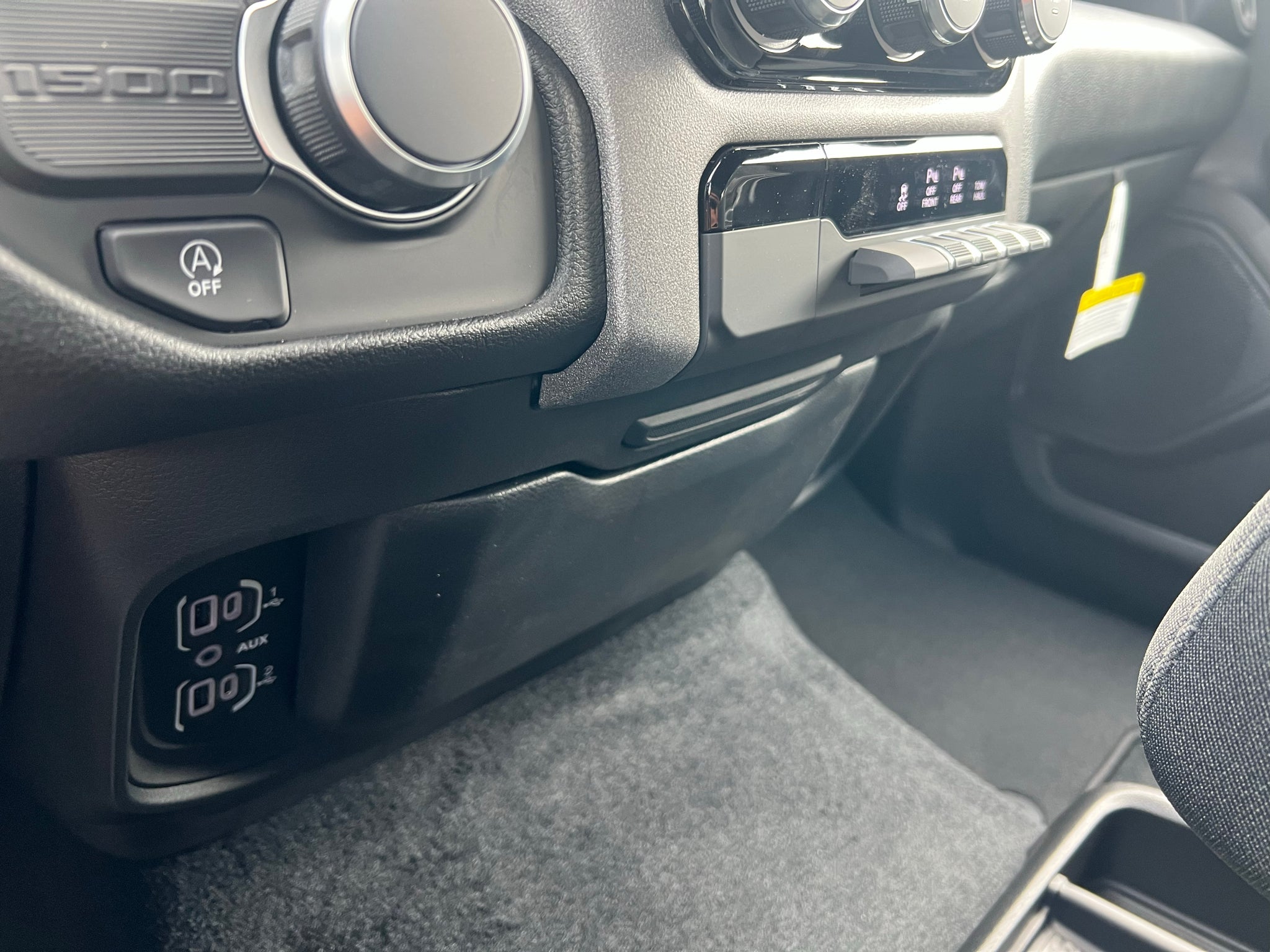 2027 RAM 1500 RAM 1500 EXPRESS CREW CAB 4X2 5'7' BOX