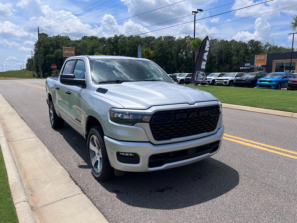 2026 RAM 1500 RAM 1500 EXPRESS CREW CAB 4X2 5'7' BOX