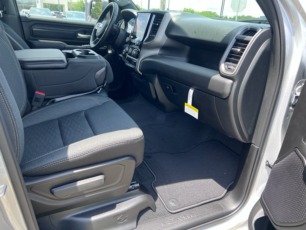 2026 RAM 1500 RAM 1500 EXPRESS CREW CAB 4X2 5'7' BOX