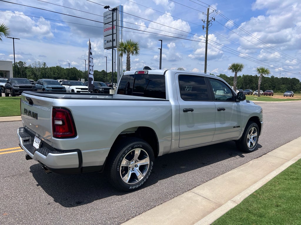 2026 RAM 1500 RAM 1500 EXPRESS CREW CAB 4X2 5'7' BOX
