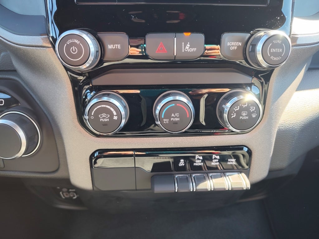 2026 RAM 1500 RAM 1500 EXPRESS CREW CAB 4X2 5'7' BOX