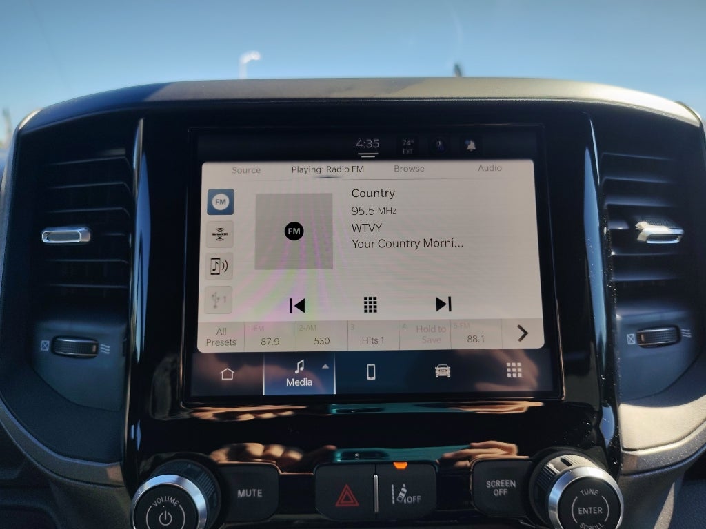 2026 RAM 1500 RAM 1500 EXPRESS CREW CAB 4X2 5'7' BOX