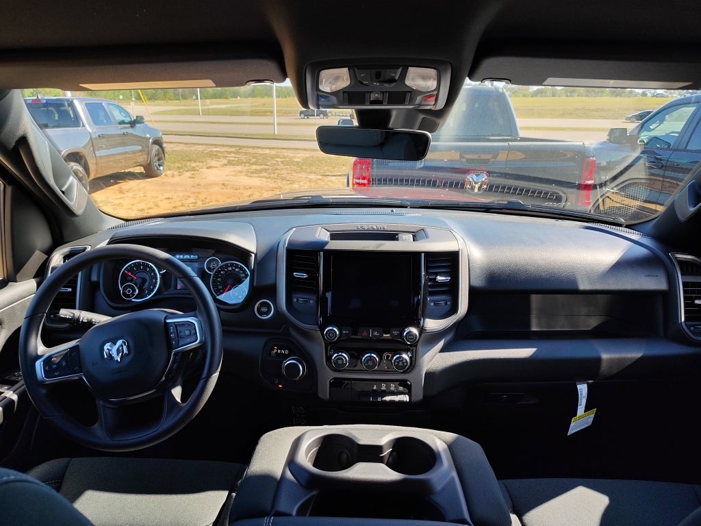 2026 RAM 1500 RAM 1500 EXPRESS CREW CAB 4X2 5'7' BOX