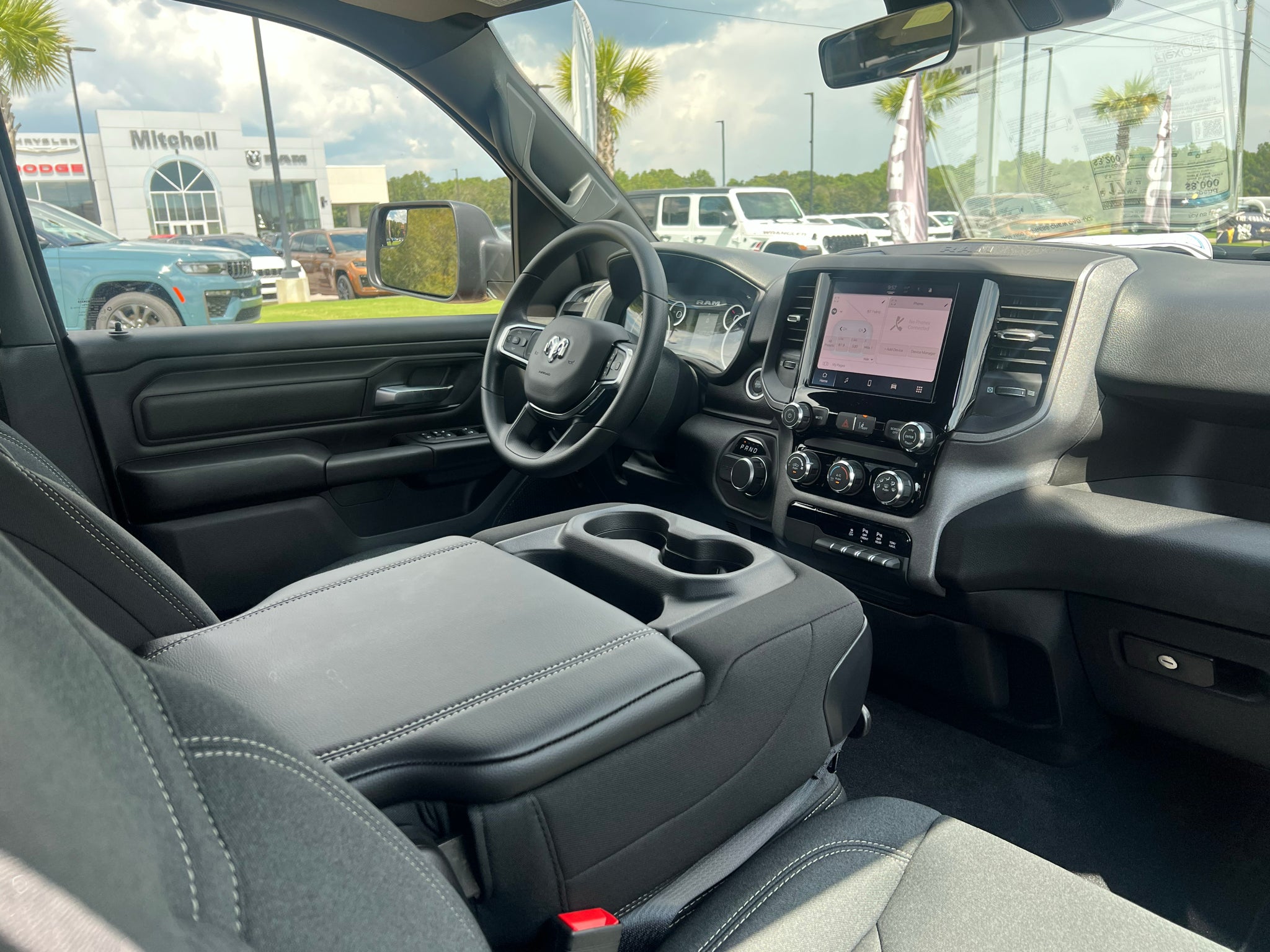2027 RAM 1500 RAM 1500 EXPRESS CREW CAB 4X2 5'7' BOX