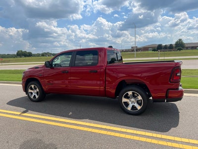 2027 RAM 1500 RAM 1500 EXPRESS CREW CAB 4X2 5'7' BOX