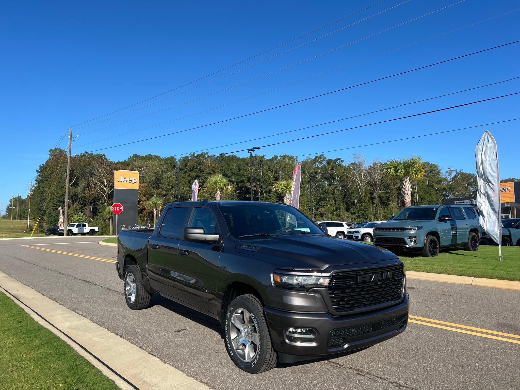 2027 RAM 1500 RAM 1500 EXPRESS CREW CAB 4X2 5'7' BOX