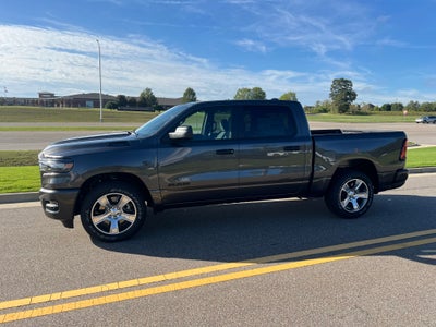 2027 RAM 1500 RAM 1500 EXPRESS CREW CAB 4X2 5'7' BOX