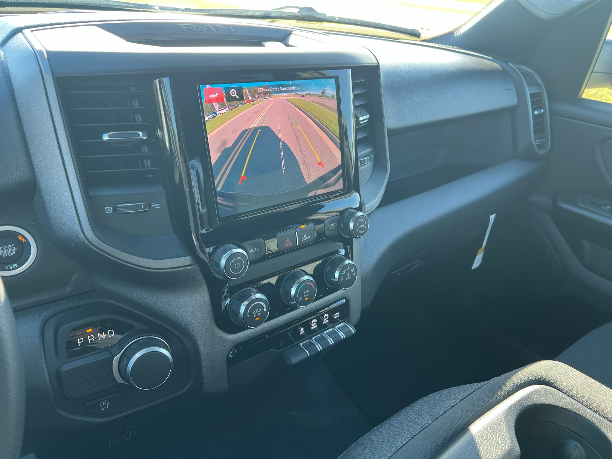 2027 RAM 1500 RAM 1500 EXPRESS CREW CAB 4X2 5'7' BOX