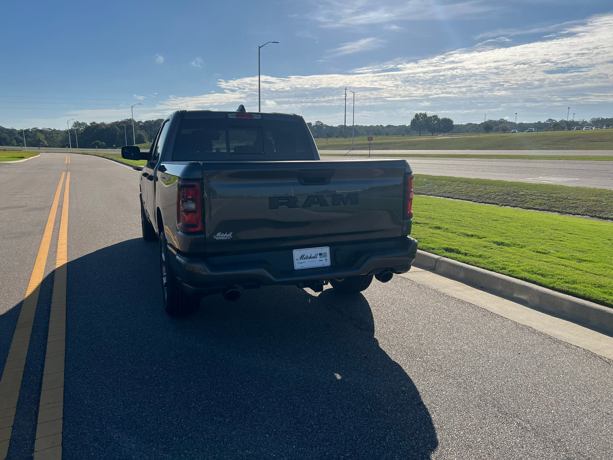 2027 RAM 1500 RAM 1500 EXPRESS CREW CAB 4X2 5'7' BOX