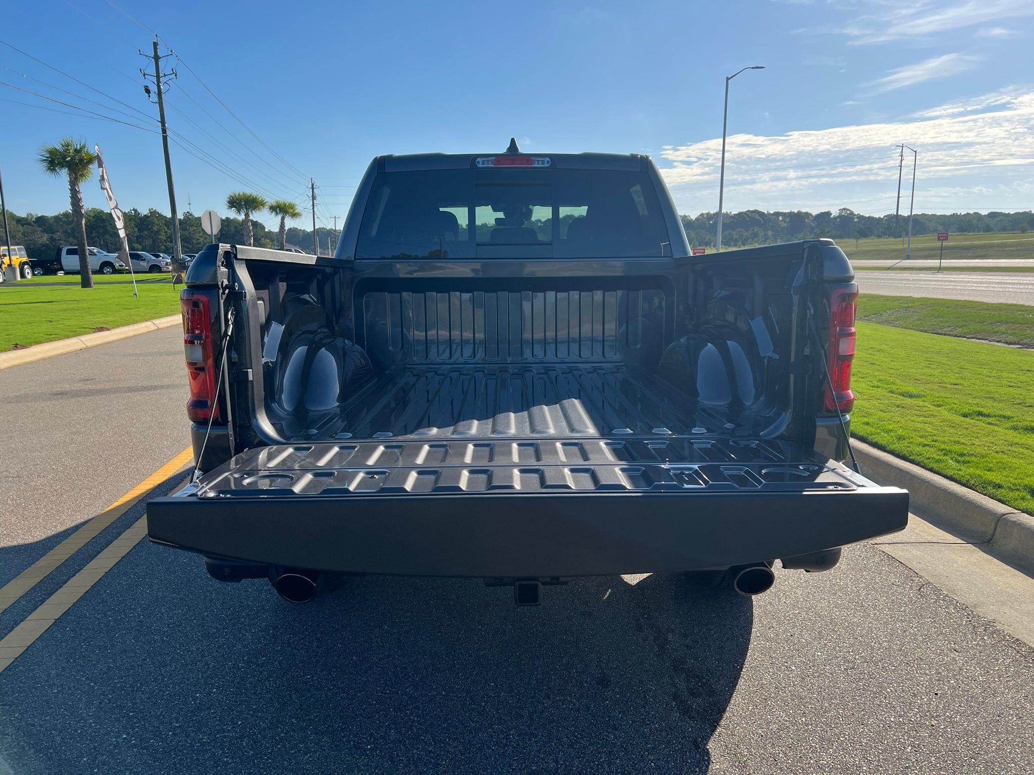 2027 RAM 1500 RAM 1500 EXPRESS CREW CAB 4X2 5'7' BOX